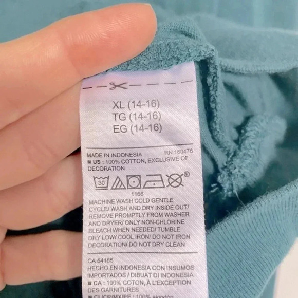 Old Navy Girl’s Shirt Bundle Size Large 10/12 - Picture 4 of 11